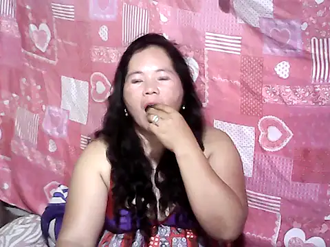 Snapshot of hotpusie_4u chatting on 05/11/26, 02:12 hotpusie 4u online show from 05/11/26, 02:12