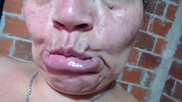 Snapshot of juanys_asshot chatting on 03/20/25, 01:04 juanys asshot online show from 03/20/25, 01:04