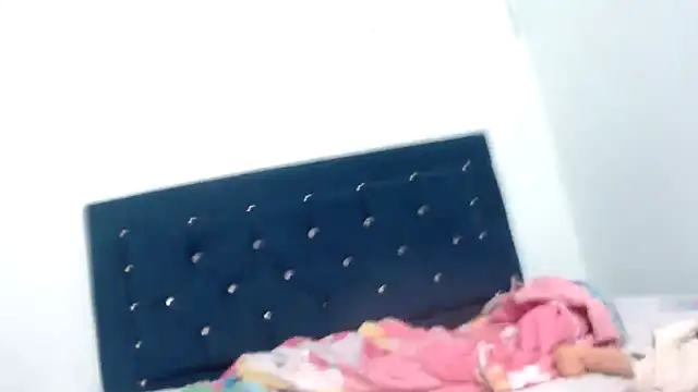 Snapshot of juanys_asshot chatting on 09/21/25, 12:01 juanys asshot online show from 09/21/25, 12:01