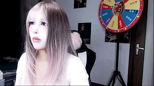 Snapshot of candy_cola chatting on 02/16/25, 01:25 candy cola online show from 02/16/25, 01:25