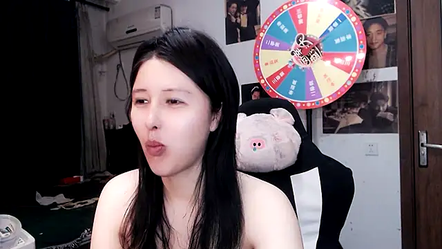 Snapshot of candy_cola chatting on 02/22/25, 12:49 candy cola online show from 02/22/25, 12:49