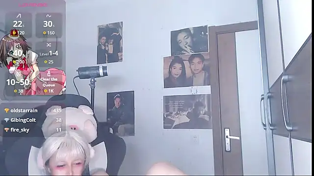 Snapshot of candy_cola chatting on 10/12/25, 05:45 candy cola online show from 10/12/25, 05:45