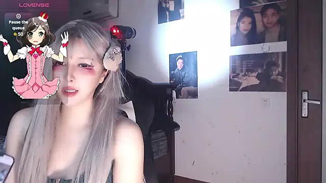 Snapshot of candy_cola chatting on 10/20/25, 06:25 candy cola online show from 10/20/25, 06:25