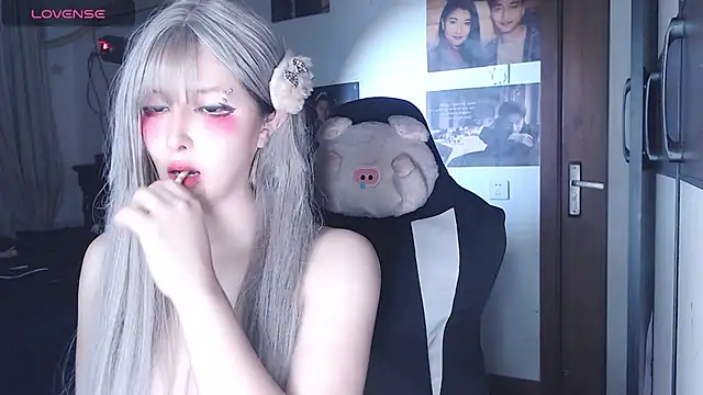 Snapshot of candy_cola chatting on 10/28/25, 01:31 candy cola online show from 10/28/25, 01:31