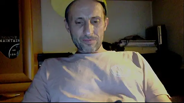 Snapshot of FireFox_Feel chatting on 12/05/24, 08:11 FireFox Feel online show from 12/05/24, 08:11