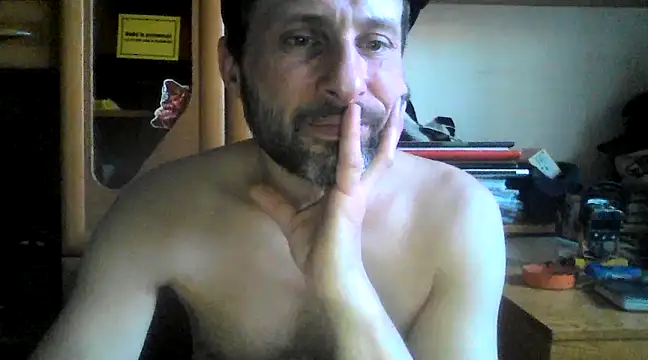 Snapshot of FireFox_Feel chatting on 03/08/25, 03:35 FireFox Feel online show from 03/08/25, 03:35