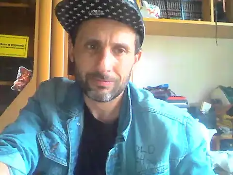 Snapshot of FireFox_Feel chatting on 03/22/25, 01:41 FireFox Feel online show from 03/22/25, 01:41