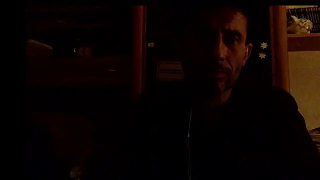 Snapshot of FireFox_Feel chatting on 11/11/25, 12:43 FireFox Feel online show from 11/11/25, 12:43