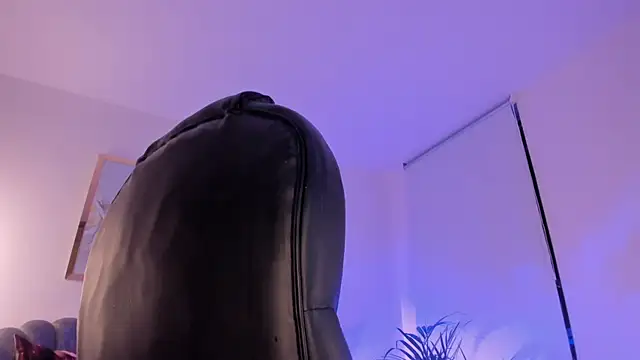 ZoePresleyX online show from 12/12/24, 12:59