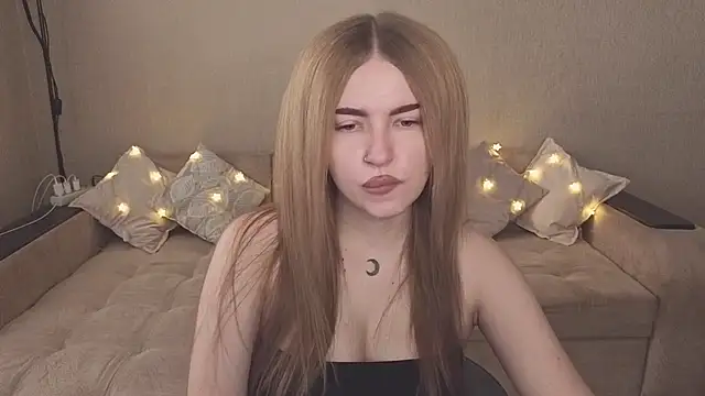 ViolettaLopez online show from 10/19/25, 09:32