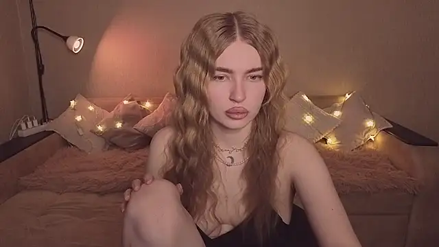 ViolettaLopez online show from 03/16/26, 04:11