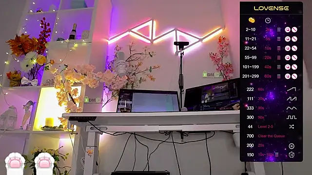 Elena-Marilyn online show from 11/18/25, 08:46