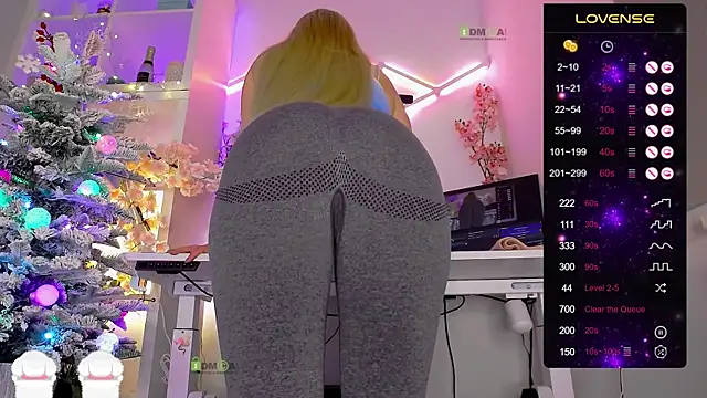 Elena-Marilyn online show from 11/30/25, 08:57