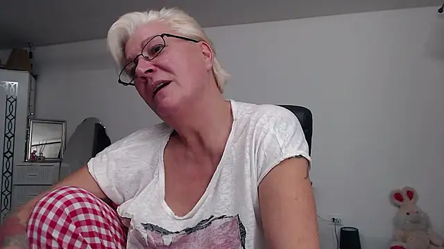 LaylaMilf online show from 12/02/24, 07:38