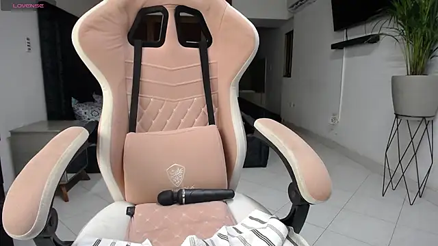 ashley morgan 18 online show from 03/17/25, 04:51