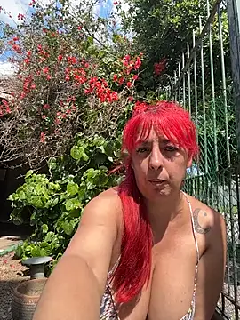 sofy alone online show from 11/01/25, 05:48