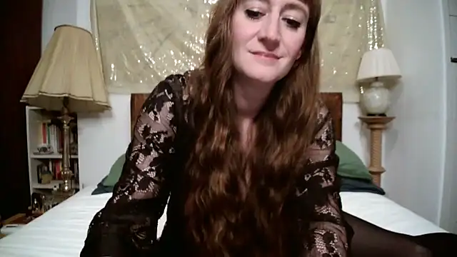 Snapshot of LemmieRed chatting on 10/21/25, 09:48 LemmieRed online show from 10/21/25, 09:48