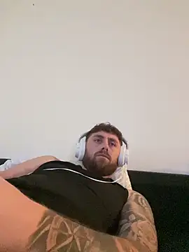 Snapshot of Cata9407 chatting on 12/14/25, 11:59 Cata9407 online show from 12/14/25, 11:59