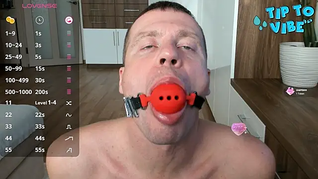 Snapshot of Smallnipples chatting on 12/08/24, 08:20 Smallnipples online show from 12/08/24, 08:20
