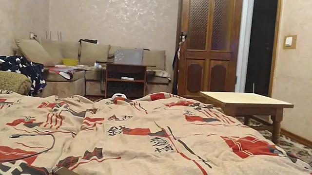 Amy August online show from 11/12/25, 05:35