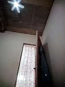 TropicalFlower online show from 04/11/26, 08:18