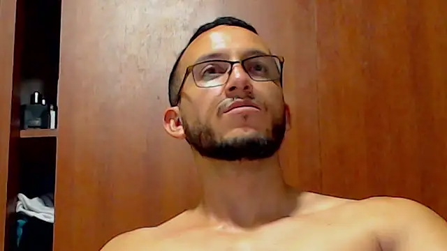 Snapshot of MarcusMilarc chatting on 02/19/25, 01:08 MarcusMilarc online show from 02/19/25, 01:08