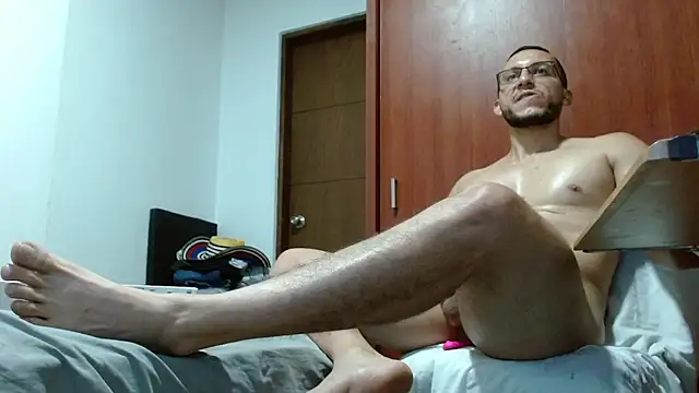 Snapshot of MarcusMilarc chatting on 03/19/25, 01:43 MarcusMilarc online show from 03/19/25, 01:43