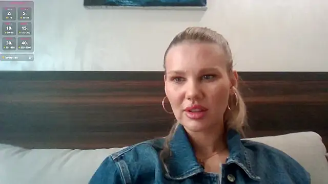 Alice N Wooderland online show from 03/04/26, 11:27