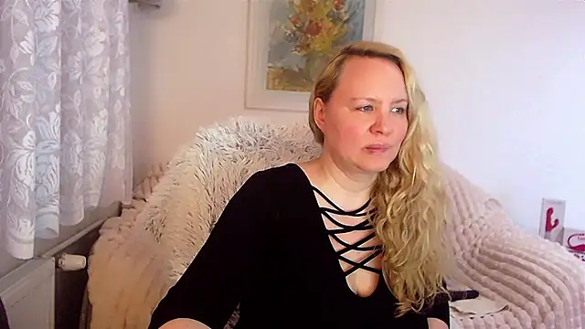 Sarah4you online show from 01/29/25, 12:54