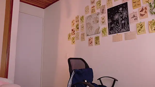 Snapshot of kinky_rider chatting on 02/15/26, 11:12 kinky rider online show from 02/15/26, 11:12