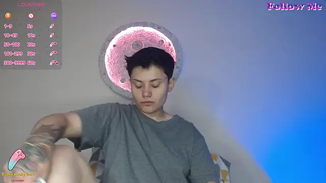 Snapshot of girl_intense444 chatting on 12/10/24, 01:00 girl intense444 online show from 12/10/24, 01:00