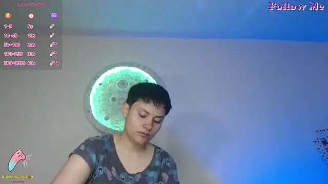 Snapshot of girl_intense444 chatting on 12/13/24, 01:01 girl intense444 online show from 12/13/24, 01:01