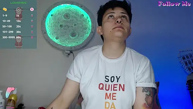 Snapshot of girl_intense444 chatting on 12/20/24, 04:14 girl intense444 online show from 12/20/24, 04:14