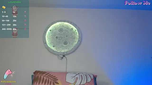 Snapshot of girl_intense444 chatting on 01/02/25, 02:13 girl intense444 online show from 01/02/25, 02:13