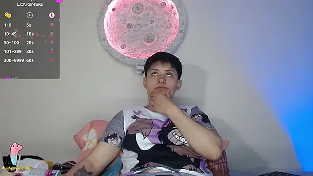 Snapshot of girl_intense444 chatting on 01/05/25, 06:45 girl intense444 online show from 01/05/25, 06:45