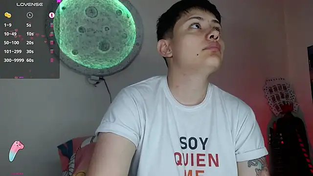 Snapshot of girl_intense444 chatting on 01/24/25, 01:03 girl intense444 online show from 01/24/25, 01:03