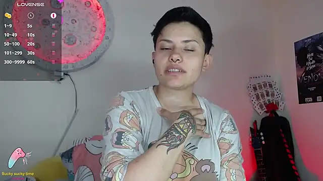 Snapshot of girl_intense444 chatting on 02/01/25, 11:06 girl intense444 online show from 02/01/25, 11:06