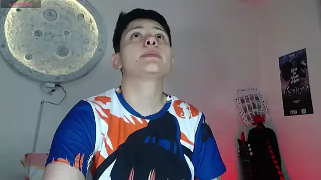 Snapshot of girl_intense444 chatting on 02/02/25, 01:30 girl intense444 online show from 02/02/25, 01:30