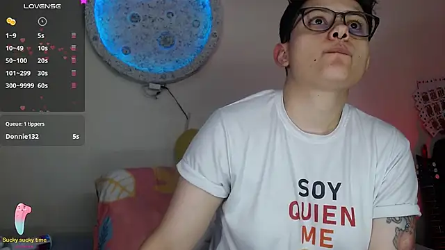 Snapshot of girl_intense444 chatting on 02/05/25, 04:14 girl intense444 online show from 02/05/25, 04:14