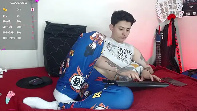 Snapshot of girl_intense444 chatting on 02/11/25, 04:13 girl intense444 online show from 02/11/25, 04:13