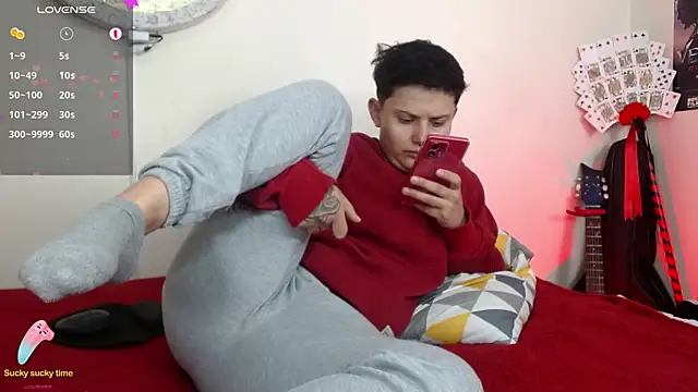 Snapshot of girl_intense444 chatting on 02/13/25, 10:11 girl intense444 online show from 02/13/25, 10:11