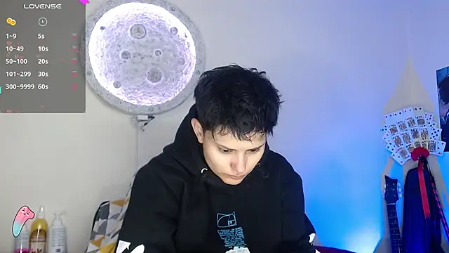 Snapshot of girl_intense444 chatting on 02/20/25, 01:30 girl intense444 online show from 02/20/25, 01:30