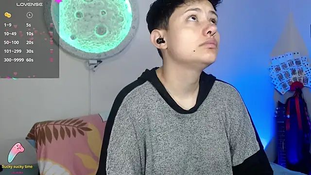 Snapshot of girl_intense444 chatting on 02/23/25, 01:21 girl intense444 online show from 02/23/25, 01:21