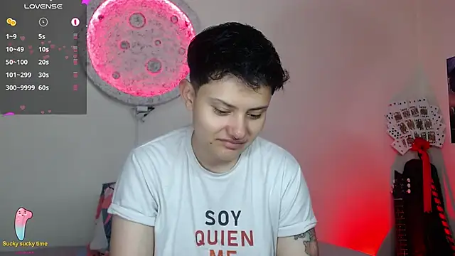 Snapshot of girl_intense444 chatting on 03/01/25, 01:40 girl intense444 online show from 03/01/25, 01:40