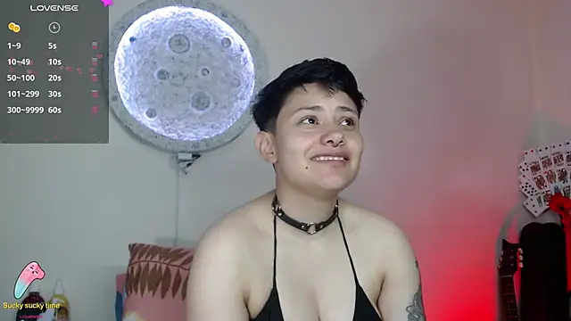 Snapshot of girl_intense444 chatting on 03/02/25, 04:32 girl intense444 online show from 03/02/25, 04:32