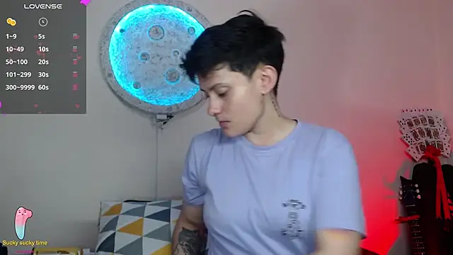 Snapshot of girl_intense444 chatting on 03/15/25, 08:10 girl intense444 online show from 03/15/25, 08:10