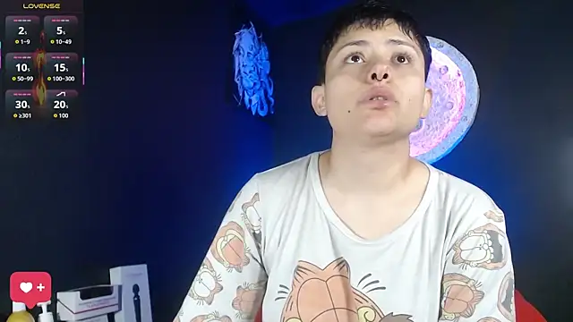 Snapshot of girl_intense444 chatting on 09/10/25, 01:00 girl intense444 online show from 09/10/25, 01:00