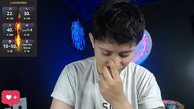 Snapshot of girl_intense444 chatting on 09/14/25, 01:10 girl intense444 online show from 09/14/25, 01:10