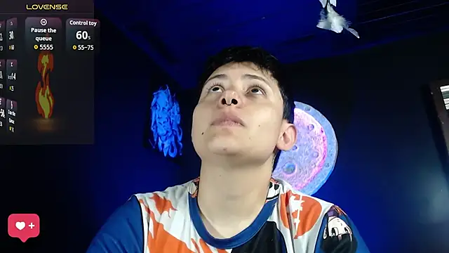 Snapshot of girl_intense444 chatting on 09/17/25, 01:02 girl intense444 online show from 09/17/25, 01:02