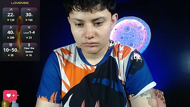 Snapshot of girl_intense444 chatting on 09/18/25, 01:02 girl intense444 online show from 09/18/25, 01:02